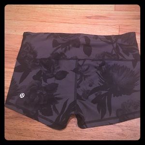 Lululemon boogie shorts 6 euc